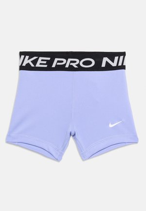 Helesinine sportlühikesed püksid musta värviga vöökohaga, millel on valged suured "NIKE PRO" tähed ja väike valge Nike logoga vasakul jalal.