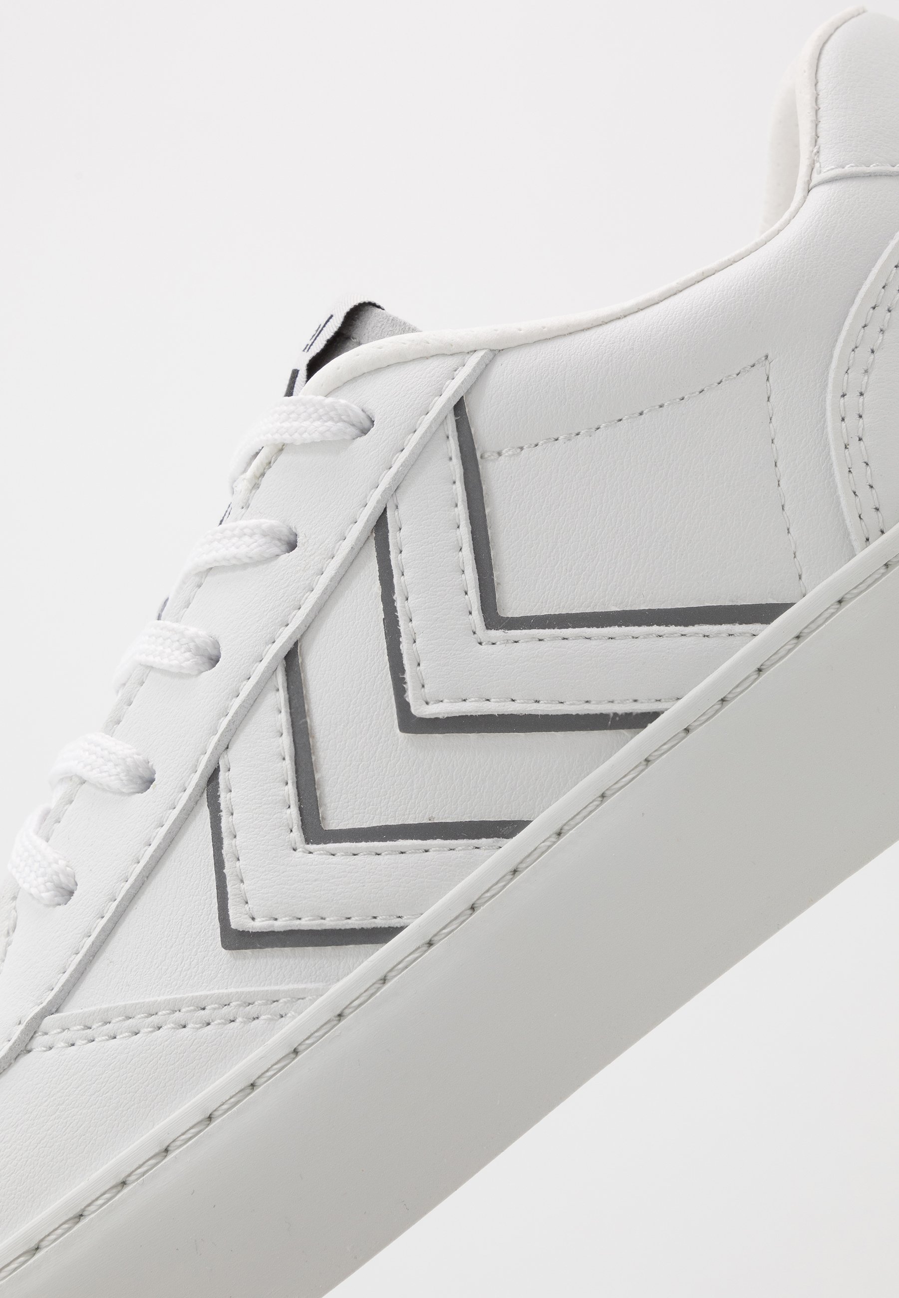 Hummel STADIL 3.0 PREMIUM VEGAN Joggesko white Zalando.no Wrangler GLOBE VEGAN Joggesko black Zalando.no