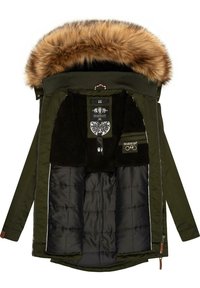 Olijfgroene parka met afneembare nep- bontcapuchon, zwarte voering, geruite textuur en meerdere zakken, met een merklabel aan de binnenkant.