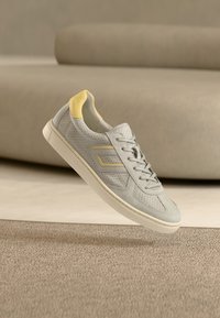 Niet geselecteerd, light grey/yellow