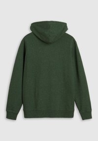 Donkergroene hoodie van een gestructureerde stof, met een capuchon, lange mouwen en een aansluitende zoom. Geen zichtbare logo's of patronen.