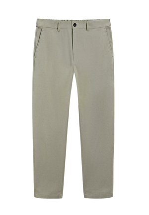 Pantaloni dritti grigio chiaro con tasche laterali, passanti per cintura, chiusura con bottone e vita slim su sfondo bianco.