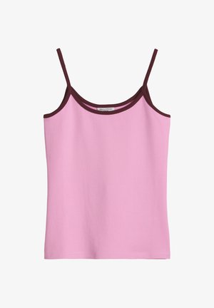 Rosa geripptes Camisole mit dünnen dunkelvioletten Trägern und Besatz, mit einem kleinen sichtbaren Markenlabel am Halsausschnitt.