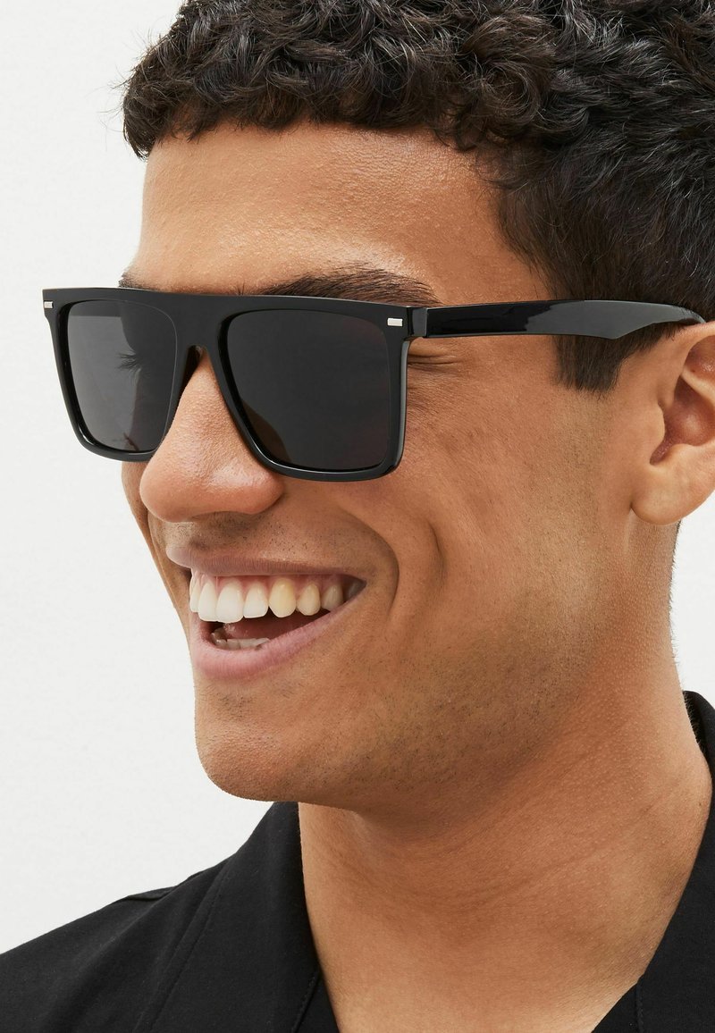 Next SQUARE FLAT BROW POLARISED SUNGLASSES Sonnenbrille black