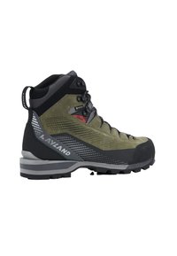 Wanderschuhe in Olivgrün und Schwarz mit einer strukturierten synthetischen Oberseite, verstärktem Zehenschutz und einer robusten Gummisohle für guten Halt.