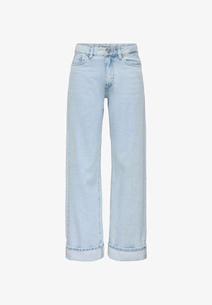 Jean large bleu clair avec ourlets retroussés, fermeture avant par boutons et fermeture éclair, passants pour ceinture, et poches avant.