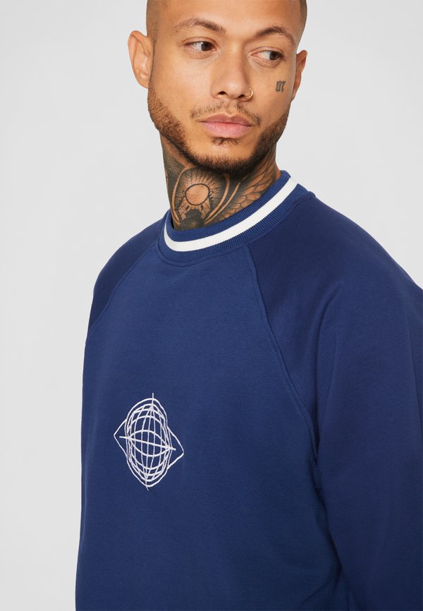 LARS CREW UNISEX - Sweatshirt2