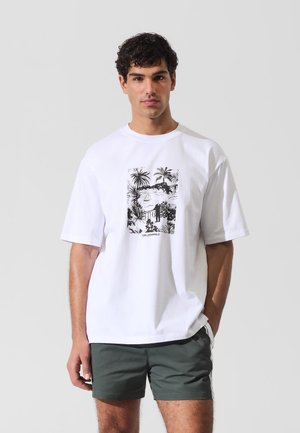 VILLA DE VIGIE SHEER - Nyomott mintás póló - white