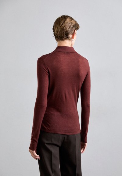 Filippa K Strikkegenser - mahogany