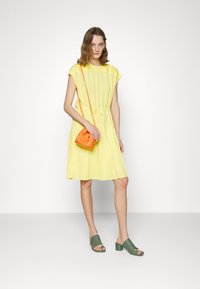 Trussardi Vestido de dia - yellow