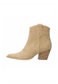 Boots made of tan suede with a pointed toe and decorative stitching. Features a stacked heel and pull tab for easy wear.