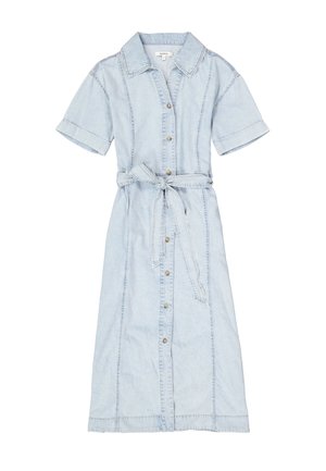 Lichtblauwe denimjurk met korte mouwen, knoopsluiting aan de voorkant en een afneembare ceintuur met strik. Voorzien van stikdetails en een knielange snit.