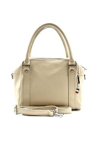 Beige leren handtas met twee bovenhandvatten, afneembare schouderband, zilverkleurige hardware, een ritsvak en een klein Italiaans vlaggetje charm.