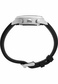 Montre de sport avec un boîtier en acier inoxydable argenté, un bracelet en silicone noir, deux poussoirs et une boucle texturée pour un maintien sécurisé.