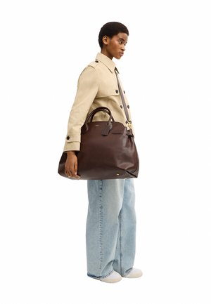 COACH, SOFT EMPIRE CARRYALL 48 - Kabelka - b maple