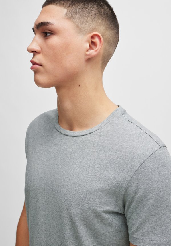 ROUND 2 PACK - Basic T-shirt2