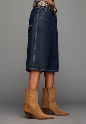 Bershka Cowboy-/Bikerlaarsjes - sand