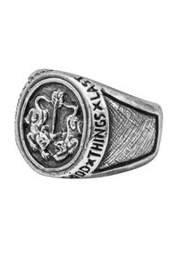 Sidabrinis šeimyninis žiedas su apvaliu herbu, kuriame pavaizduoti du liūtai ir kardas, tekstūruota juosta ir graviruoti ornamentai aplink kraštą.