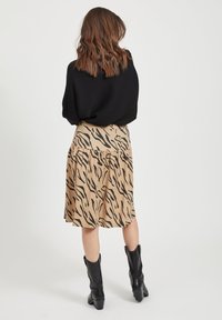 Object Trui - black