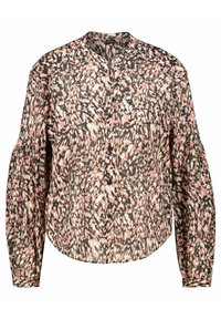 Blouse florale avec un motif noir, rose et crème, à manches longues, décolleté en V et bouton sur le devant, fabriquée en tissu léger et transparent.