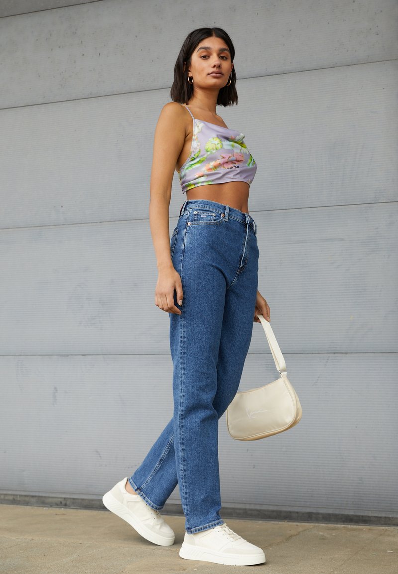 Tommy Jeans JULIE - Calças de ganga de perna direita - denim dark
