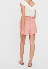 Vero Moda Short - salmon