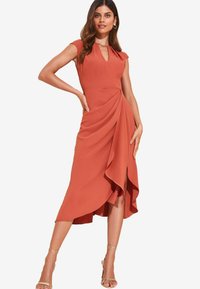 Lipsy SHORT SLEEVE KEYHOLE REGULAR FIT - Freizeitkleid - orange