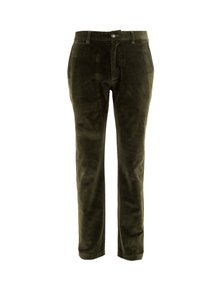 Pantalon en velours côtelé vert olive à coupe droite, fermeture à bouton et poches latérales. Texture douce avec un motif côtelé vertical.