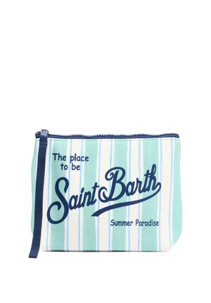 Mała prostokątna saszetka na zamek błyskawiczny z pionowymi jasnoniebieskimi i białymi pasami oraz niebieskim napisem „The place to be Saint Barth Summer Paradise“.