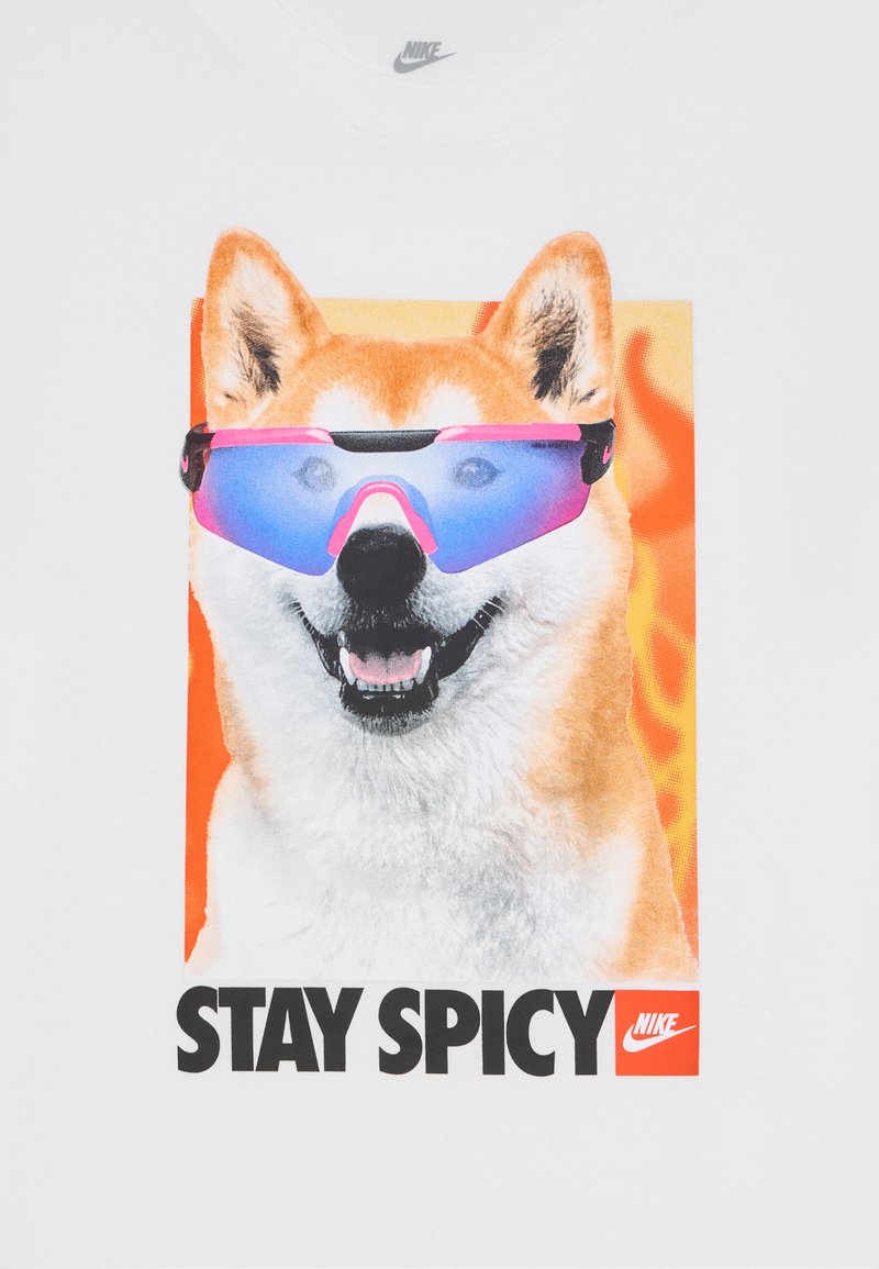 Basket Nike Pull Pour Chien Nike Nike Sportswear TEE PHOTO SHIBA