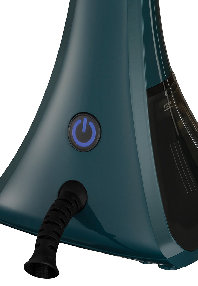 Bouilloire électrique teal avec un corps effilé, des accents noirs, un indicateur de niveau d'eau visible et un bouton d'alimentation bleu proéminent.