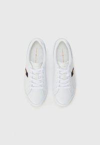 Tommy Hilfiger VULC WEBBING - Sneakers basse - white