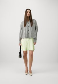 Samsøe Samsøe AGNETA SHORT SKIRT - Fustă mini - mellow green