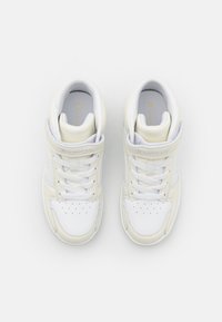 Champion RD18 2.0 MID B PS UNISEX - Kosárlabdacipők - white/egret