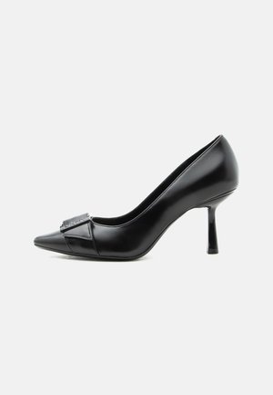 DKNY, NASHBROOK BUCKLE - Escarpins - black