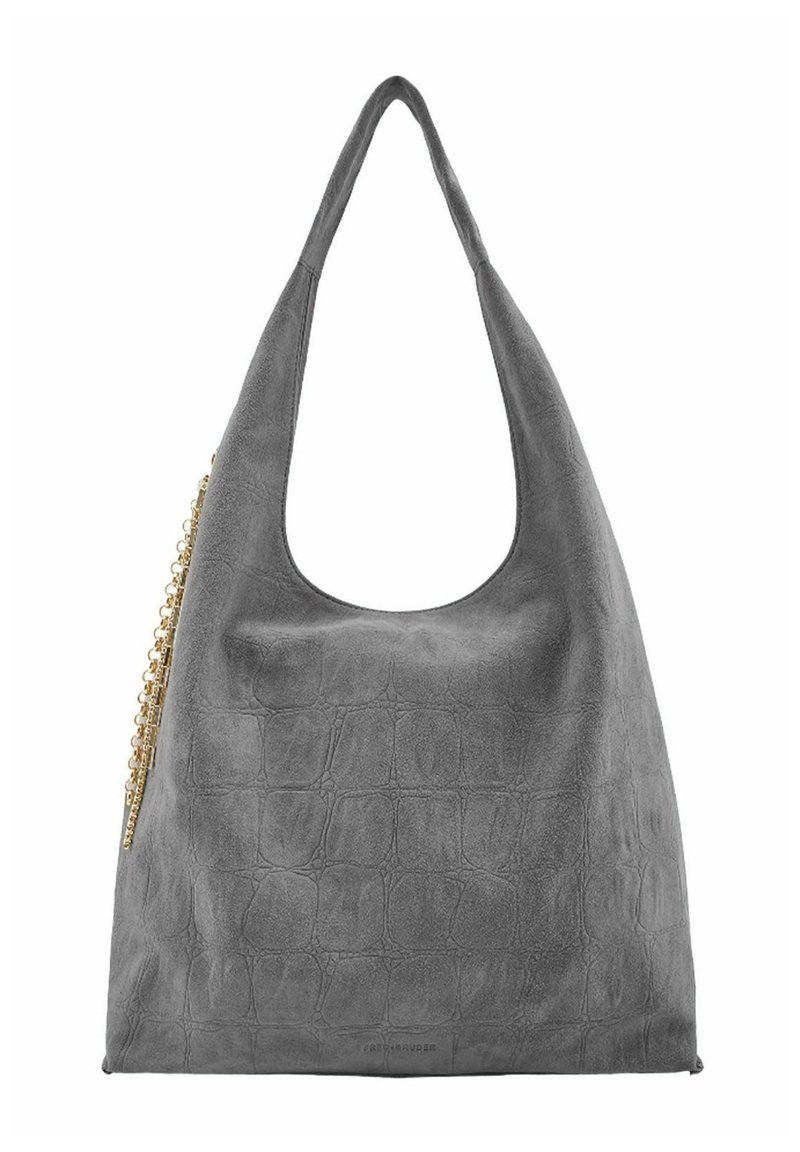 Bolso hobo de piel sintética gris con un patrón texturizado de cocodrilo. Cuenta con una correa ancha y lisa y un detalle de cadena dorada en un lado.