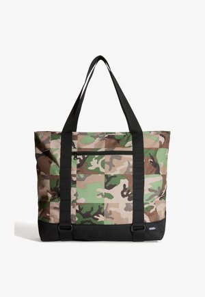 Torba typu tote w kamuflażowy wzór, z czarnymi paskami, przednią kieszenią na suwak oraz czarnym dolnym panelem, logo Vans w prawym dolnym rogu.