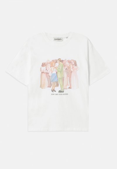 White cotton t-shirt featuring a colorful graphic illustration of a group of people, with the text "HOW I MET YOUR FATHER" below.