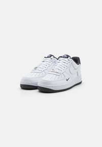 Nike Sportswear AIR FORCE 1 '07 LV8 - Baskets basses - white/anthracite