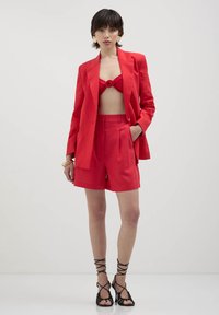 Calliope BERMUDA - Shorts - rosso