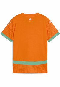 Oranžový tričko s krátkým rukávem a zelenými akcenty. Má texturovaný design na rukávech a spodním lemu. Materiál je lehký a prodyšný.