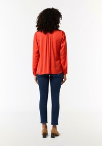 comma Bluse - coral