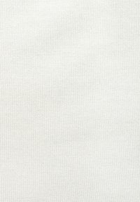 Witte gestructureerde stof met een fijn breipatroon. Het oppervlak is glad, consistent en zacht, ideaal voor kleding of bekleding.