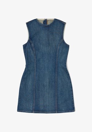 Jeansklänning utan ärmar med rund halsringning, figurnära silhuett och mittdragkedja. Har synliga sömdetaljer och en mörkblå tvätt.