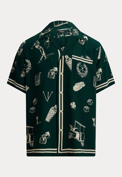 Ciemnozielona koszula na krótkie rękawy zapinana na guziki, z kremowymi ilustracjami o tematyce golfowej, w tym golfista, wózek golfowy, rękawica i oznaczniki do tee.