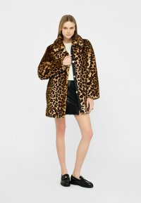 LIU JO ANIMAL-PRINT - Zimná bunda - brown