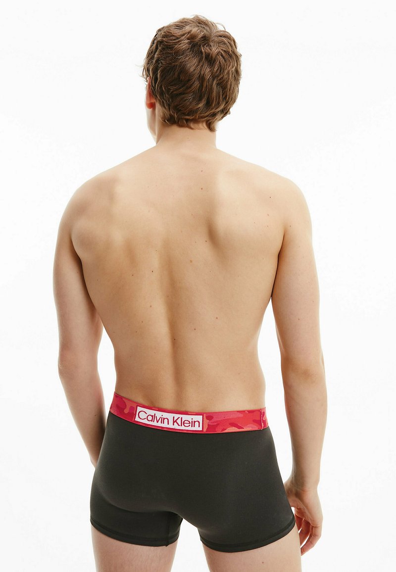 Herren Unterhosen | Calvin Klein Underwear REIMAGINED HERITAGE Panties black w berry sangria wb/schwarz - IN02886 Herren Unterhosen | Calvin Klein Underwear REIMAGINED HERITAGE Panties black w berry sangria wb/schwarz - IN02886