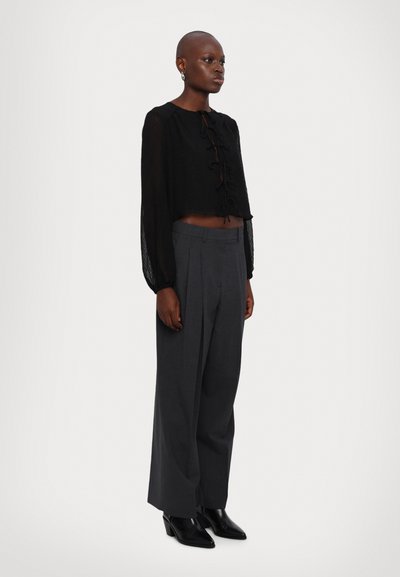 Hofmann Copenhagen ERIKA - Blūze - black