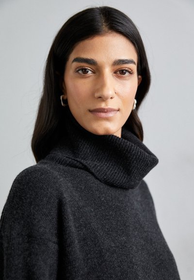 Filippa K RELAXED TURTLE NECK - Svetr - anthracite