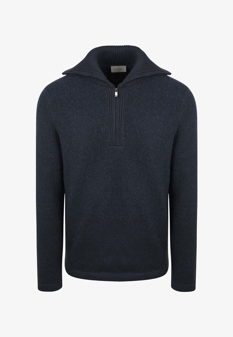 Marineblauwe, gebreide trui met lange mouwen, half-ritssluiting aan de geribbelde kraag en ribbelstructuur, geschikt voor casual of semi-formele gelegenheden.